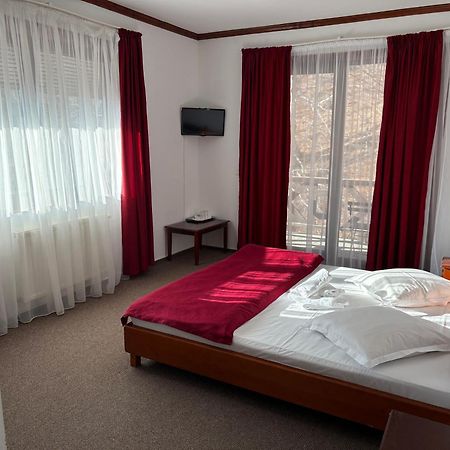 Cabana Izvoarele Doftanei Traisteni Экстерьер фото