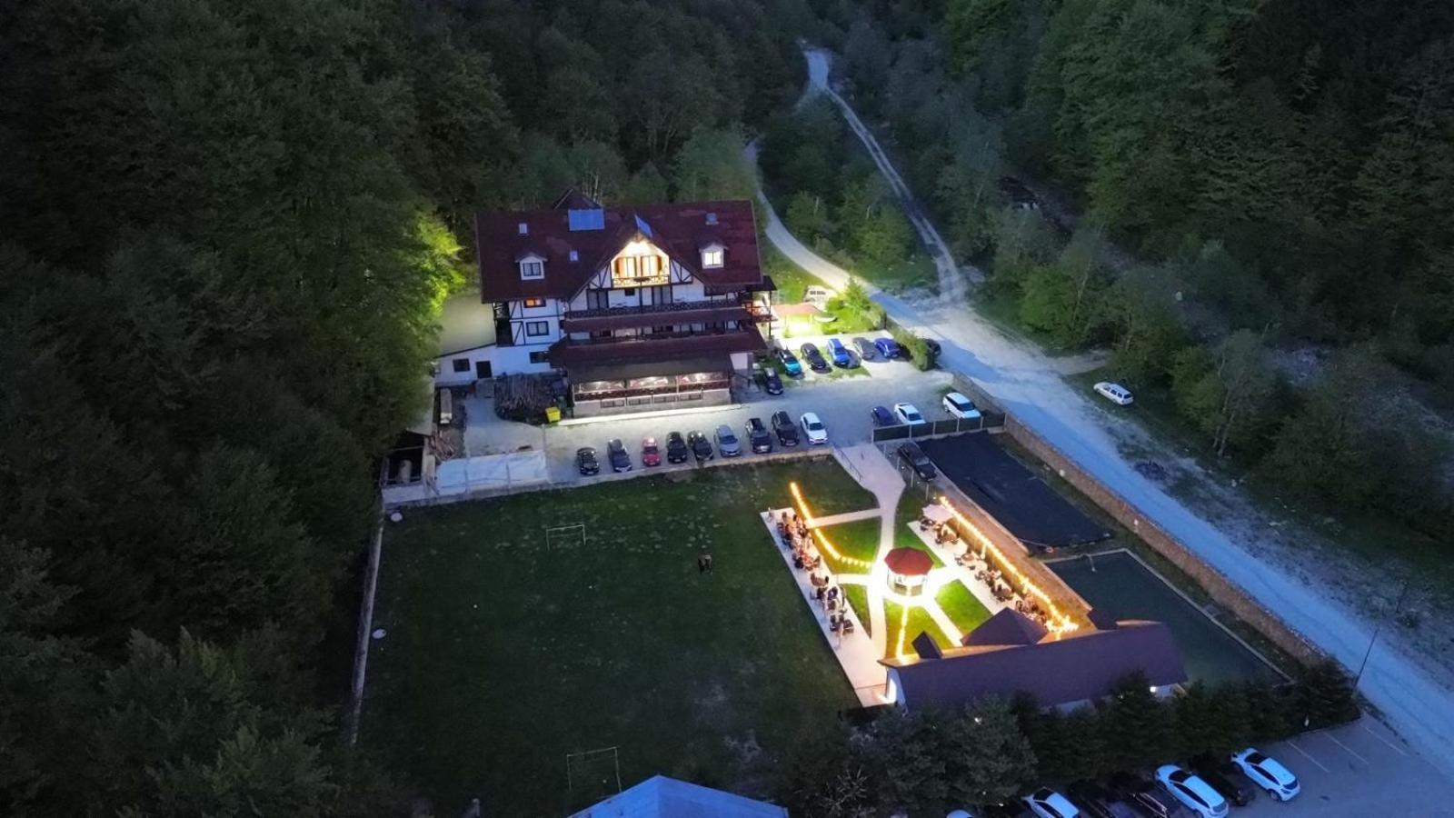 Cabana Izvoarele Doftanei Traisteni Экстерьер фото