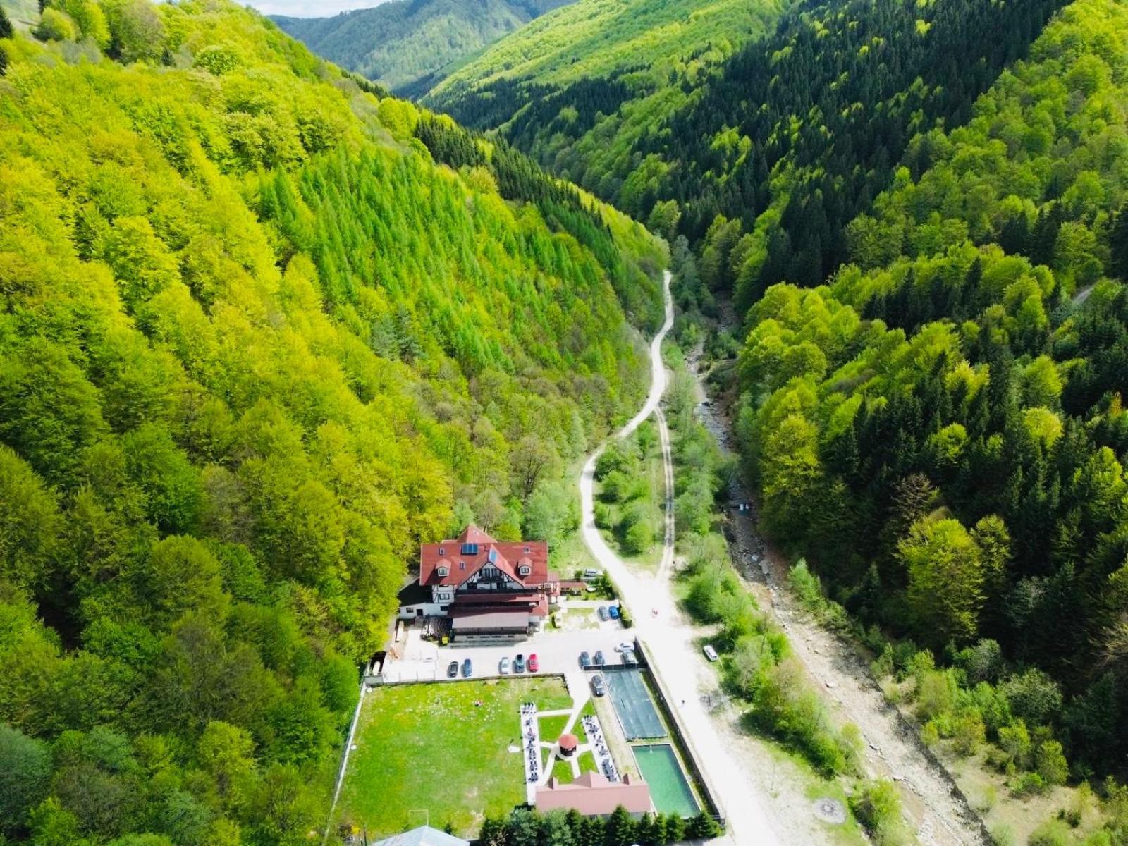 Cabana Izvoarele Doftanei Traisteni Экстерьер фото